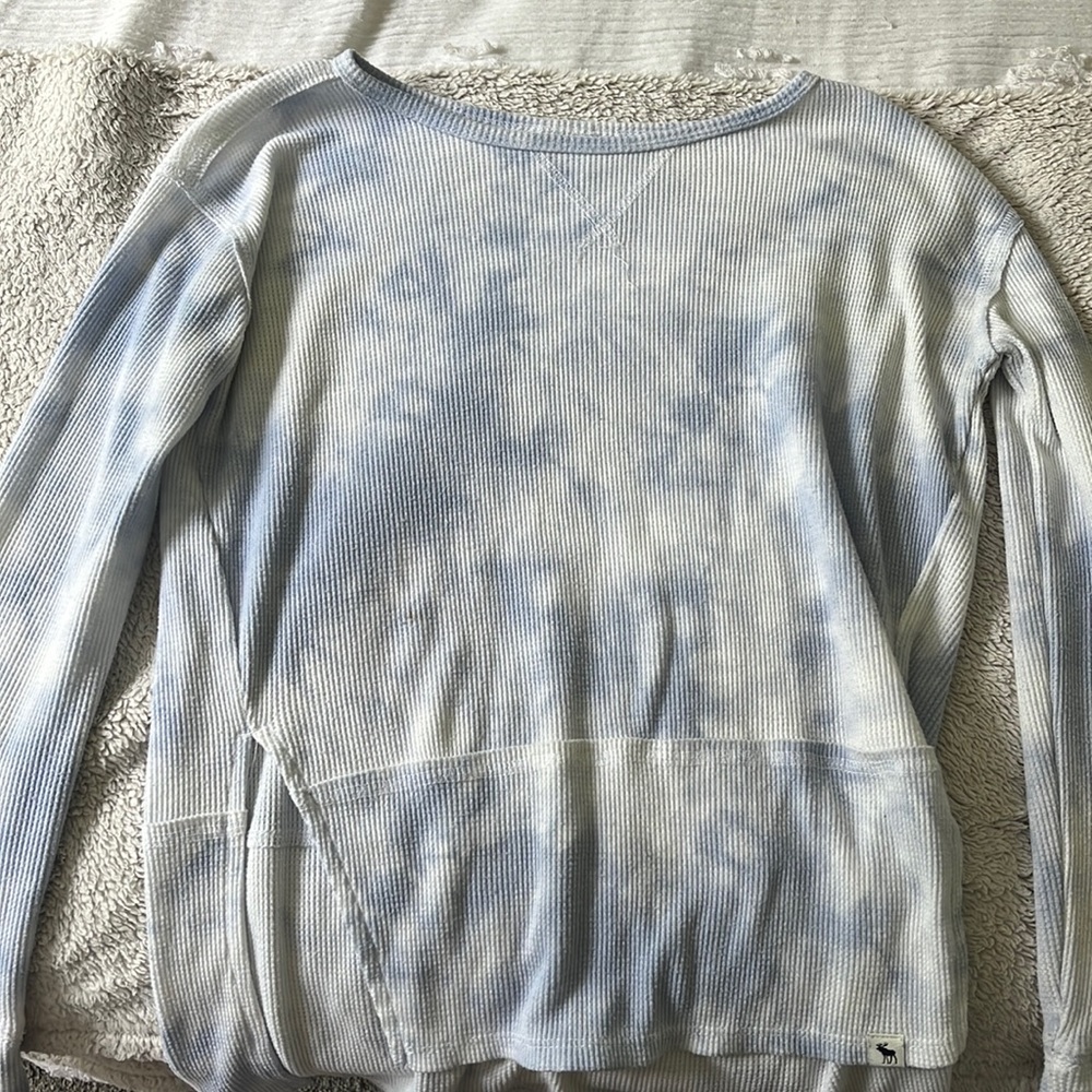 cute long sleeve shirt, decent condition
